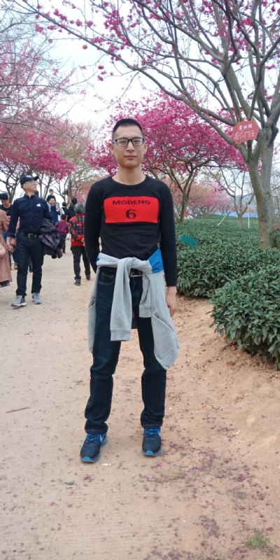 小梁的第一张照片--金门相亲网