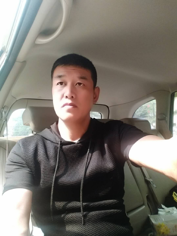 深爱的疯子的第一张照片--金门相亲网