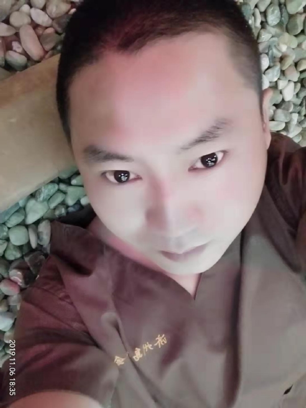 红枫叶的第一张照片--金门相亲网