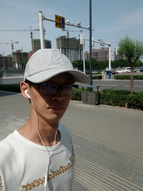 挥一挥手什么都没有的第一张照片--金门相亲网