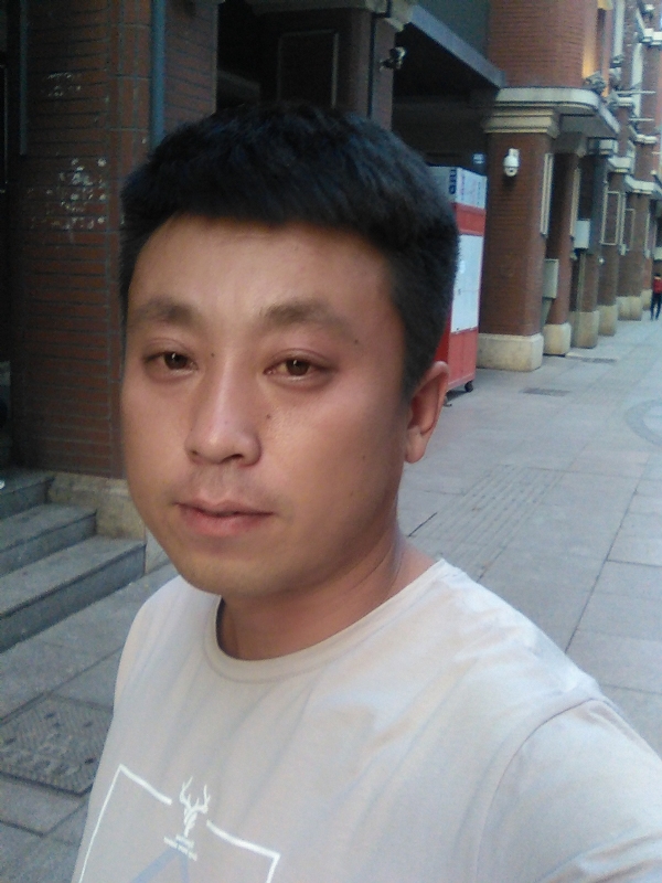 冰冷的心的第一张照片--金门相亲网