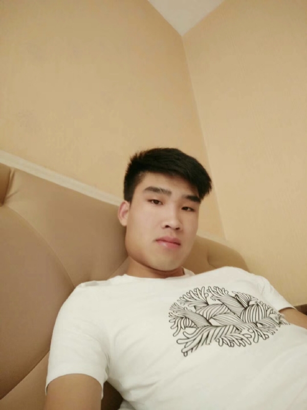 谁不曾孤单上路的第一张照片--金门相亲网