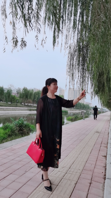 周本玲的第一张照片--金门相亲网