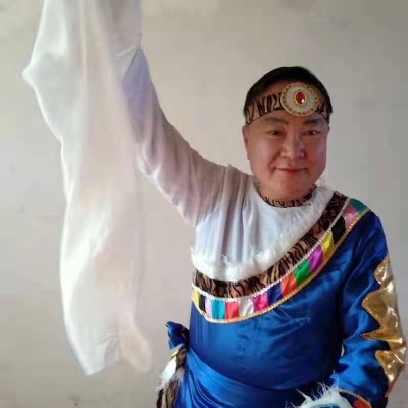 走在冷风中的第一张照片--金门相亲网