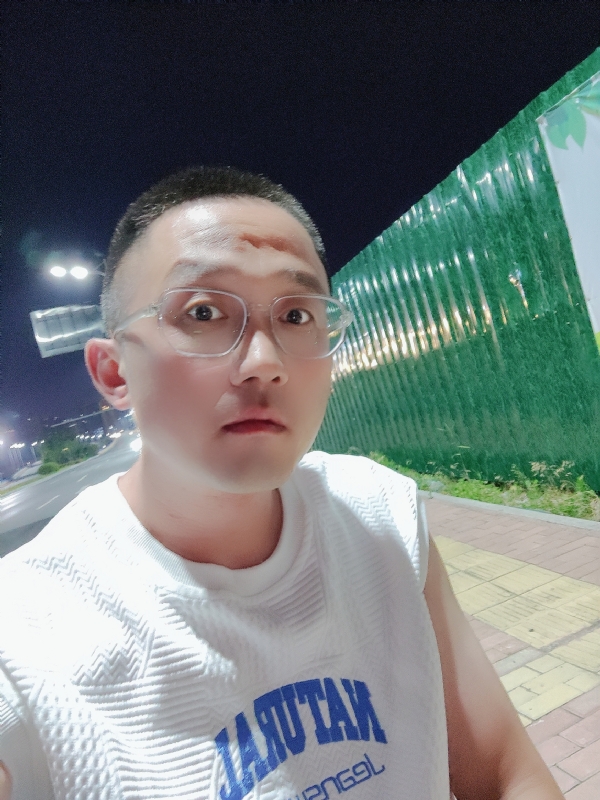 清风烈酒的第一张照片--金门相亲网