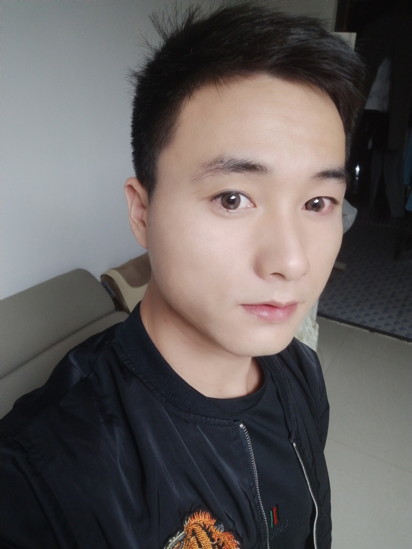 何凡的第三张照片--金门相亲网