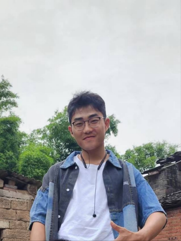 越努力越幸运的第一张照片--金门相亲网