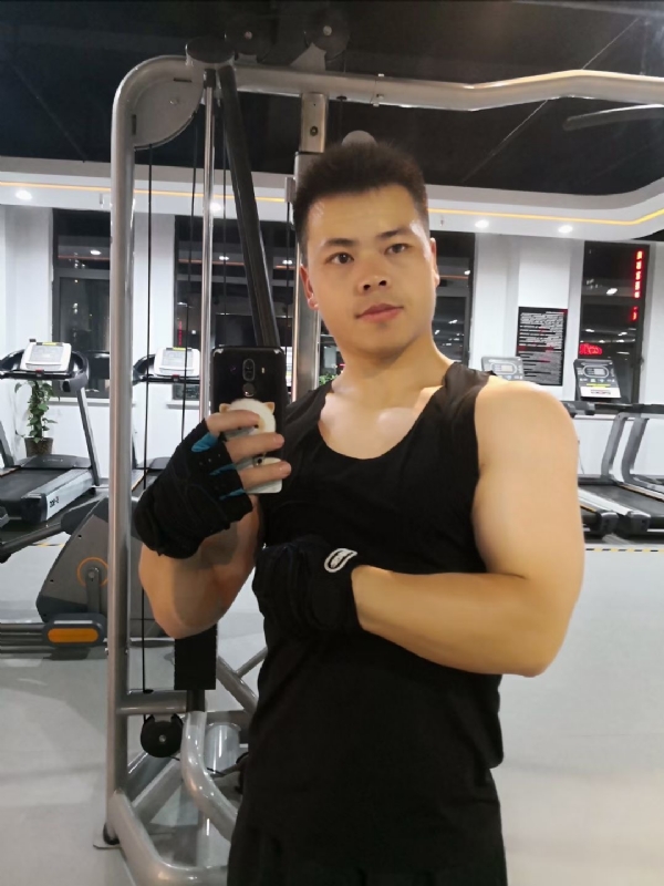 范迪塞尔的第二张照片--金门相亲网